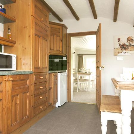 Bwthyn Bach Holiday Cottageバラ エクステリア 写真